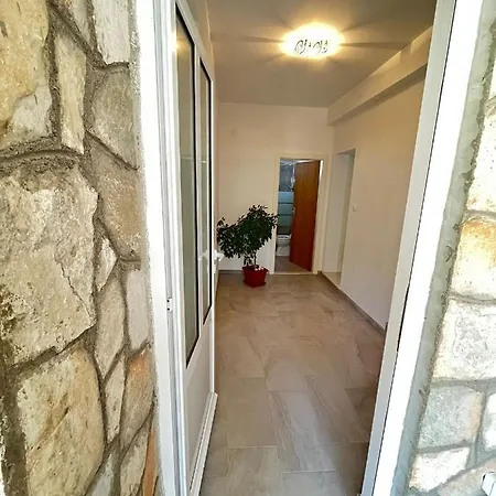 Masa Apartment